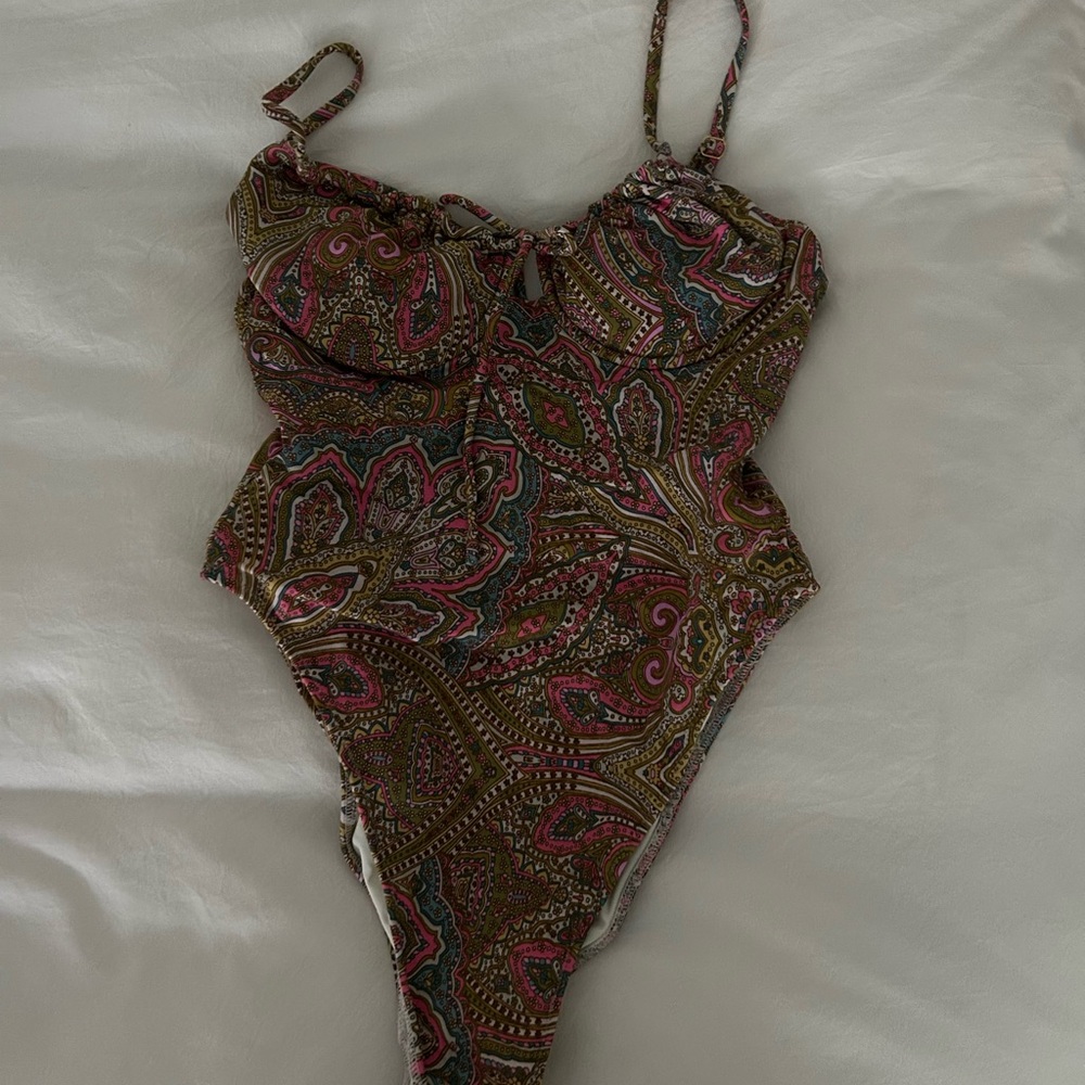 Montce Paisley Lucy one piece - Picture 4 of 4